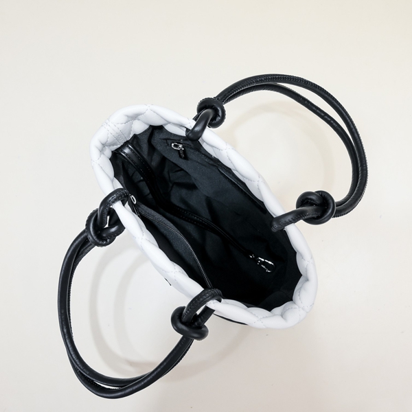 シャネルバッグ着用イメージ